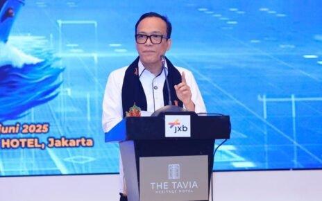 Wamenaker Dorong Harmoni Industrial Perkuat Layanan TKBM Pelabuhan