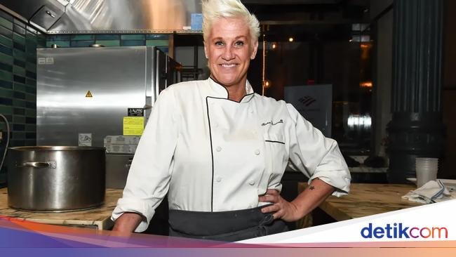 Anne Burrell, Chef Nyentrik yang Meninggal di Usia 55 Tahun