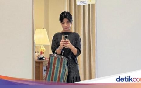 Cantiknya Selebgram Audinna saat Ngopi dan Makan Dessert