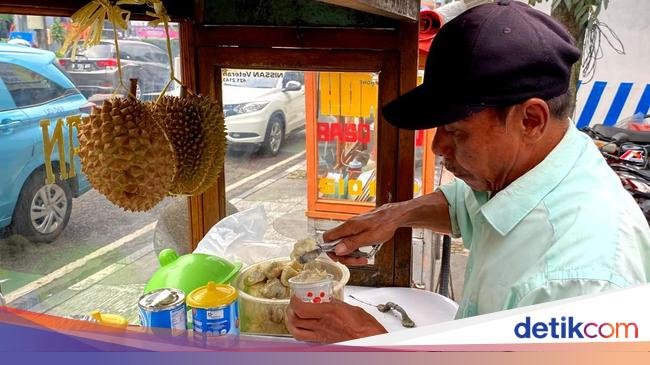 Legit Harum Es Durian Pak Bambang di Bandung, Dulunya Hanya 100 Perak