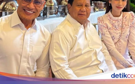 Cuan! Deddy Corbuzier Kini Punya Bisnis Nasi Padang dan Bakery