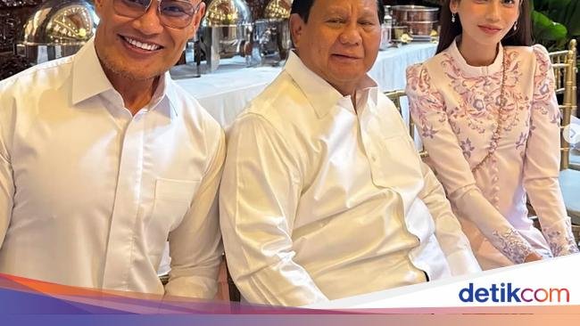 Cuan! Deddy Corbuzier Kini Punya Bisnis Nasi Padang dan Bakery