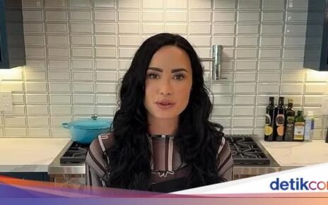 Demi Lovato Diejek Gegara Nekat Bikin Buku Resep