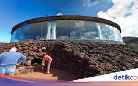 Ngeri! Restoran Ini Berdiri Tepat di Atas Gunung Berapi