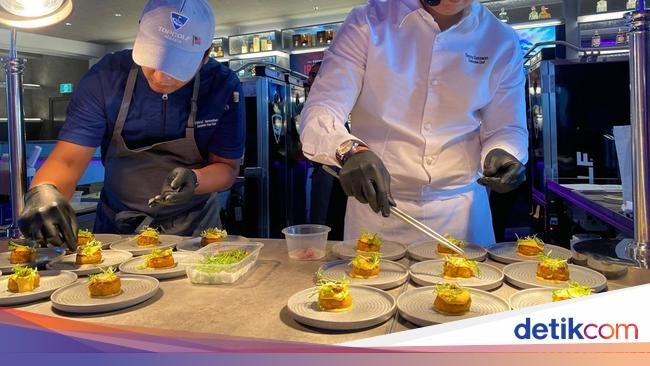 Chef Denny Boy Gunawan Racik Buntut Bumbu Kari hingga Ninja-Gyu Steak