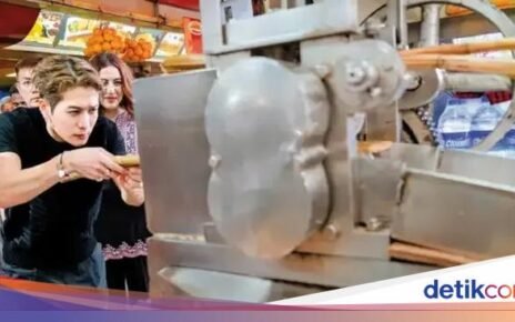 Jackson Wang Jajan Pani Puri hingga Es Tebu di India