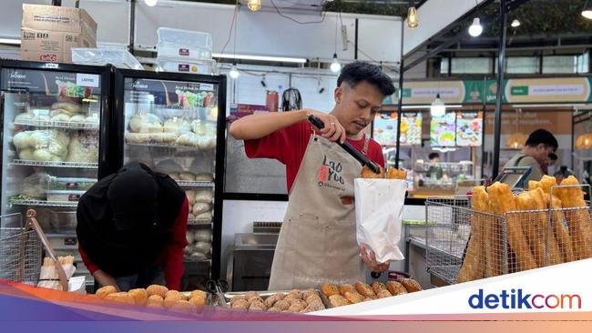 Jajan Yuk! Ada Nasi Cumi hingga Cakwe Jumbo di Festival Kuliner Jaksel