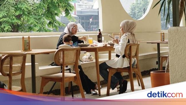 Rekomendasi 5 Kafe Favorit Ibu-ibu Usai Antar Anak Sekolah