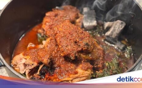 Spesial! Ikan Pangek hingga Ayam Masak Bom yang Jadi Menu Nostalgia 2 Chef