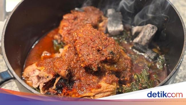 Spesial! Ikan Pangek hingga Ayam Masak Bom yang Jadi Menu Nostalgia 2 Chef