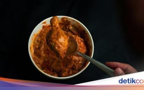 Menu Kari Buatannya Dikritik Terlalu Berminyak, Chef Ini Minta Maaf