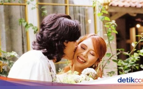 Nadin Amizah, 'Gadis Estetik' yang Hobi Nongkrong di Kafe