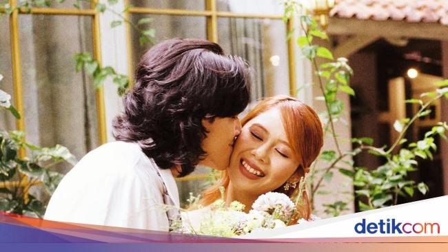Nadin Amizah, 'Gadis Estetik' yang Hobi Nongkrong di Kafe