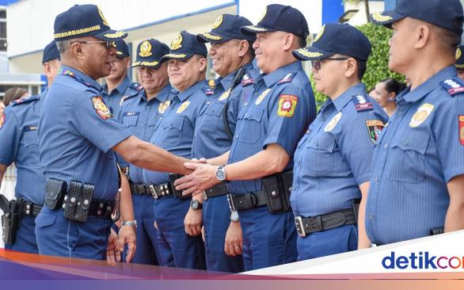 Nggak Boleh Buncit! Polisi Filipina Diminta Kurangi Makan Nasi