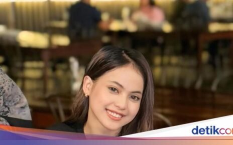 Putri Isnari Hobi Hangout, Santai Nikmati Es Jeruk hingga Strawberry Milkshake