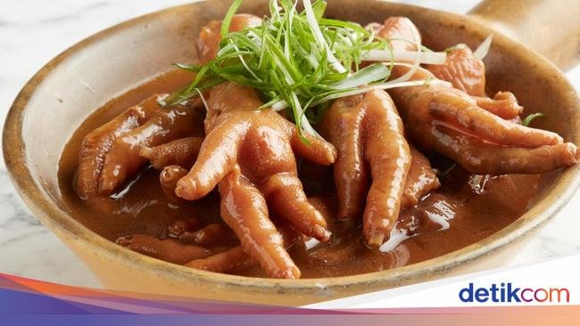 Tak Gengsi, Aktor Hong Kong Kini Jualan Ceker Ayam