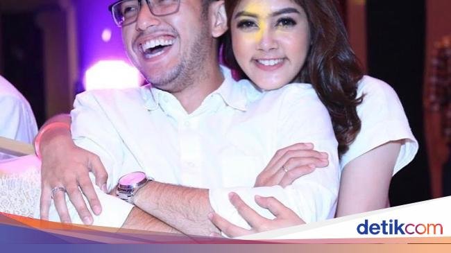 Romantisnya Rifky Balweel dan Biby Alraen saat Ngafe dan Dinner