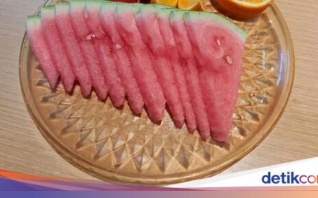 Kenapa di Resto China Selalu Ada Semangka Gratis untuk Pelanggan?