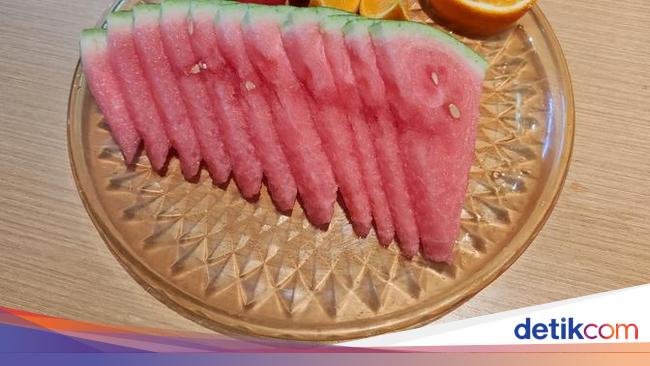Kenapa di Resto China Selalu Ada Semangka Gratis untuk Pelanggan?