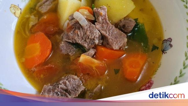 Resep Sop Daging Sapi Khas Jawa yang Harum Pakai Biji Pala