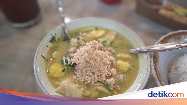 Bosan Makan Daging? Coba 5 Soto Ayam Ambengan di Sini