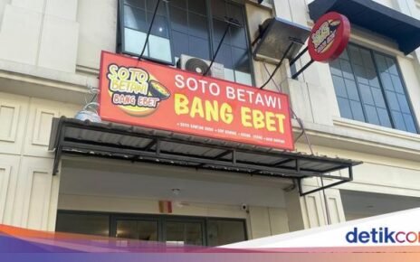 Bang Ebet Racik Soto Oseng Paru dan Tetelan yang Sedap di Gading Serpong