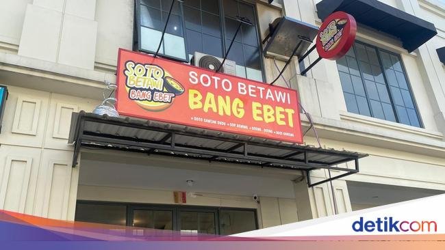 Bang Ebet Racik Soto Oseng Paru dan Tetelan yang Sedap di Gading Serpong