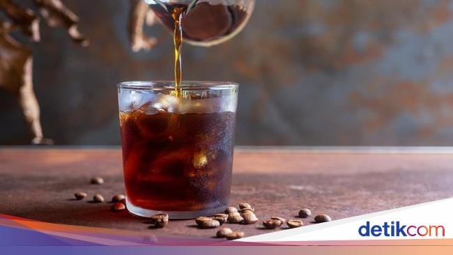 Rahasia Barista! 4 Tips Bikin Es Kopi Seenak di Kafe