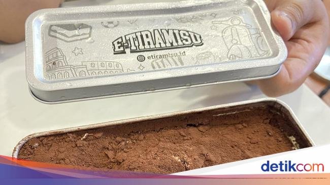 Cobain Tiramisu Kaleng di Blok M, Pesannya Lewat Mesin Otomatis!