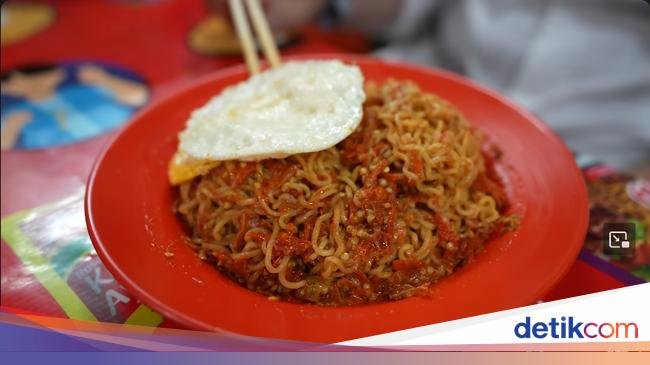 Bikin Bibir Jontor! Ini 10 Mie Pedas Terkenal di Berbagai Daerah