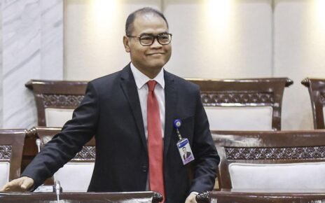 DPR Pilih Ricky Perdana Gozali Jadi Deputi Gubernur BI 2025-2030