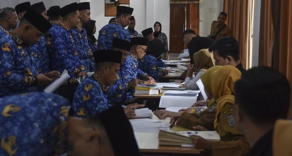 Benarkah Gaji PNS Naik Tahun Ini?