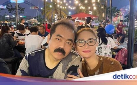 Adam Suseno Ultah ke-59, Inul Daratista Kasih Kue Menggemaskan