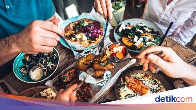 Bukan karena Pesugihan, Ini 5 Alasan Makan di Restoran Lebih Enak