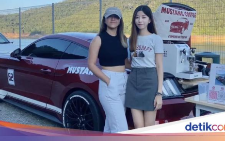 Bye Kerja Kantoran! Kakak Adik Jualan Kopi Keliling Pakai Mobil Mustang