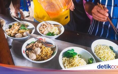 Mie Ayam Gerobak Legendaris di Jakarta hingga Bentuk Tumpeng 'Nyeleneh'
