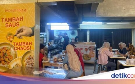 Lezatnya Pad Thai Fusion Kuah Asam Manis yang Hits di Blok M