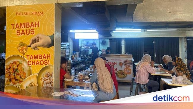 Lezatnya Pad Thai Fusion Kuah Asam Manis yang Hits di Blok M