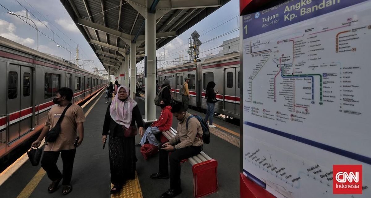 Padat Penumpang Stasiun Duri Memantik Usul Revitalisasi