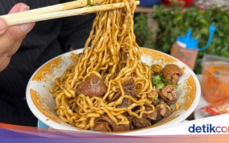 Mie Ayam Gerobak, Warisan Kuliner Sejak Abad ke-7 yang Masih Bertahan