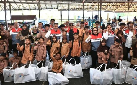 Pertamina Sebar Energi di HAN 2025, Bagikan Paket Perlengkapan Sekolah