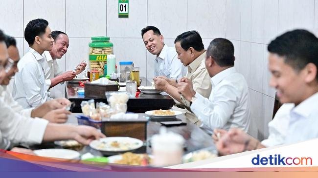 Prabowo dan Jokowi Makan Bakmi Jawa di Resto Legendaris Sejak 1969