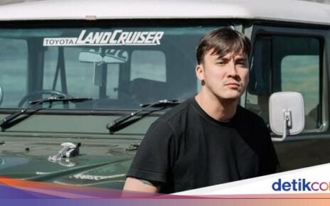 Rendy Kjaernett Saat Ngemil Pisang Goreng dan Makan Bersama Lady Nayoan