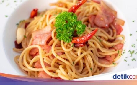 3 Resep Spaghetti Aglio Olio dengan Aneka Topping Lezat
