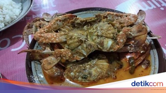Uji Nyali Menikmat Rajungan Remason yang Super Pedas di Tuban