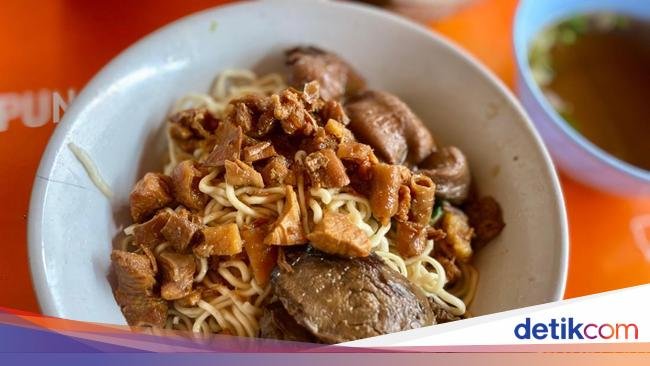 Spesial! Racikan Mie Ayam Sejak 1986 Diberi Topping Ati Ampela