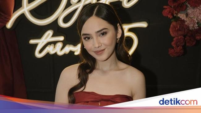 Syifa Hadju Asyik Kulineran di Inggris hingga Singapura