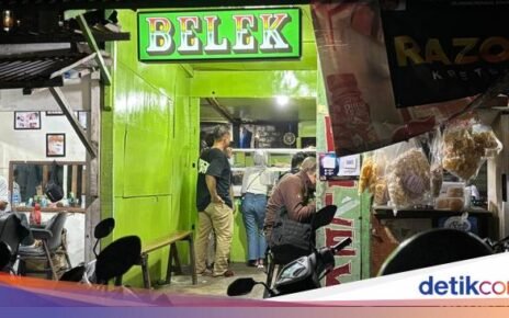 Buka 24 Jam! Warung Ini Punya Nasi Telur Dadar Brutal Rp 14 Ribu