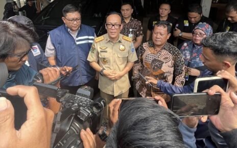 Sidak, Wamenaker Dapati Pekerja yang Magang Bertahun-tahun di Cikarang