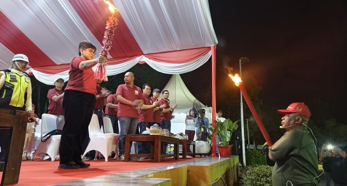 Ribuan Warga Antusias Ikuti Pawai Obor INALUM di HUT ke-80 RI